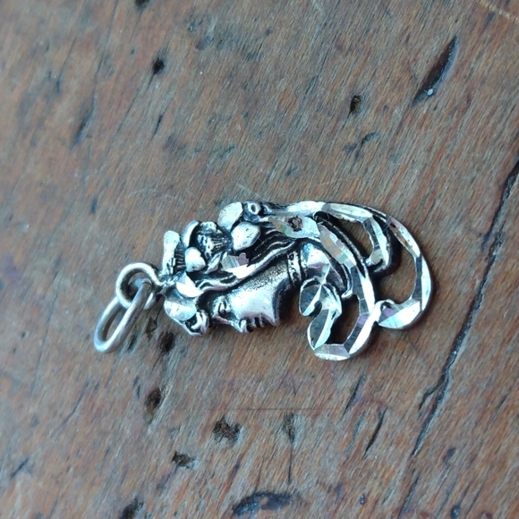 Vintage Jewelry - Sterling silver charm/pendant